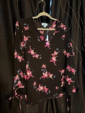 CeCe Black Long-Sleeve Floral V-Neck Dress